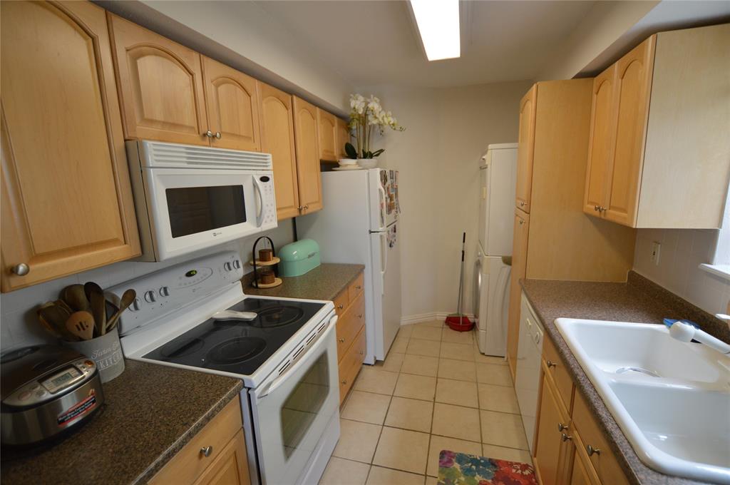 18800 Egret Bay Blvd Unit 1104  