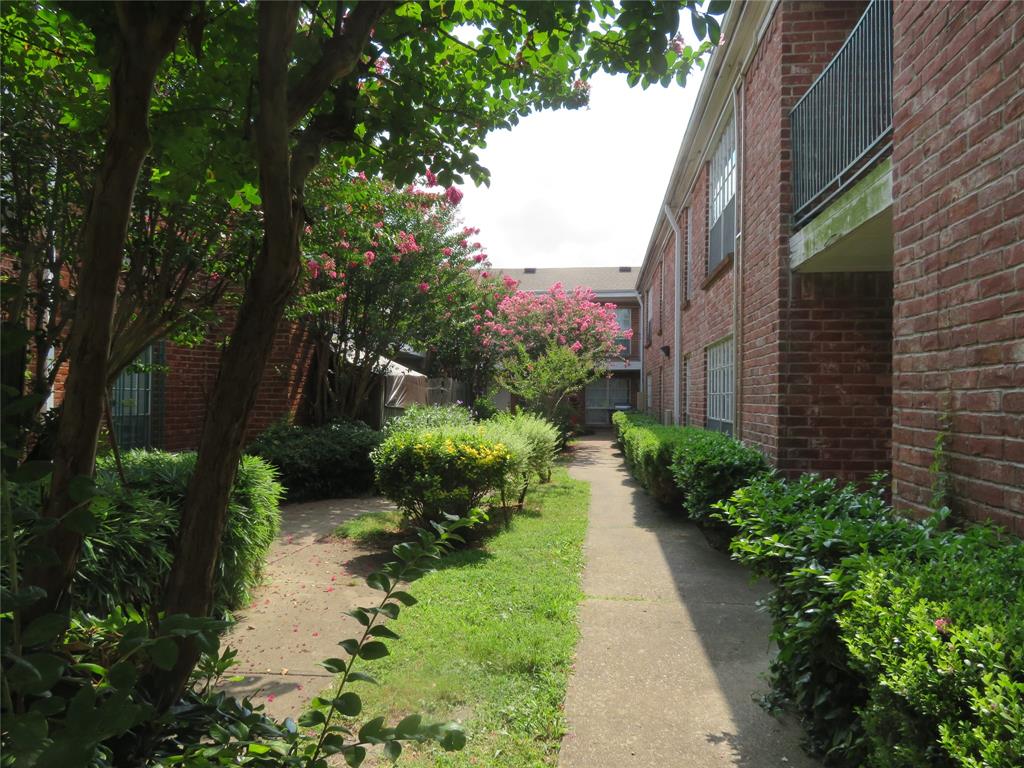 9201 Clarewood Dr Unit 322  