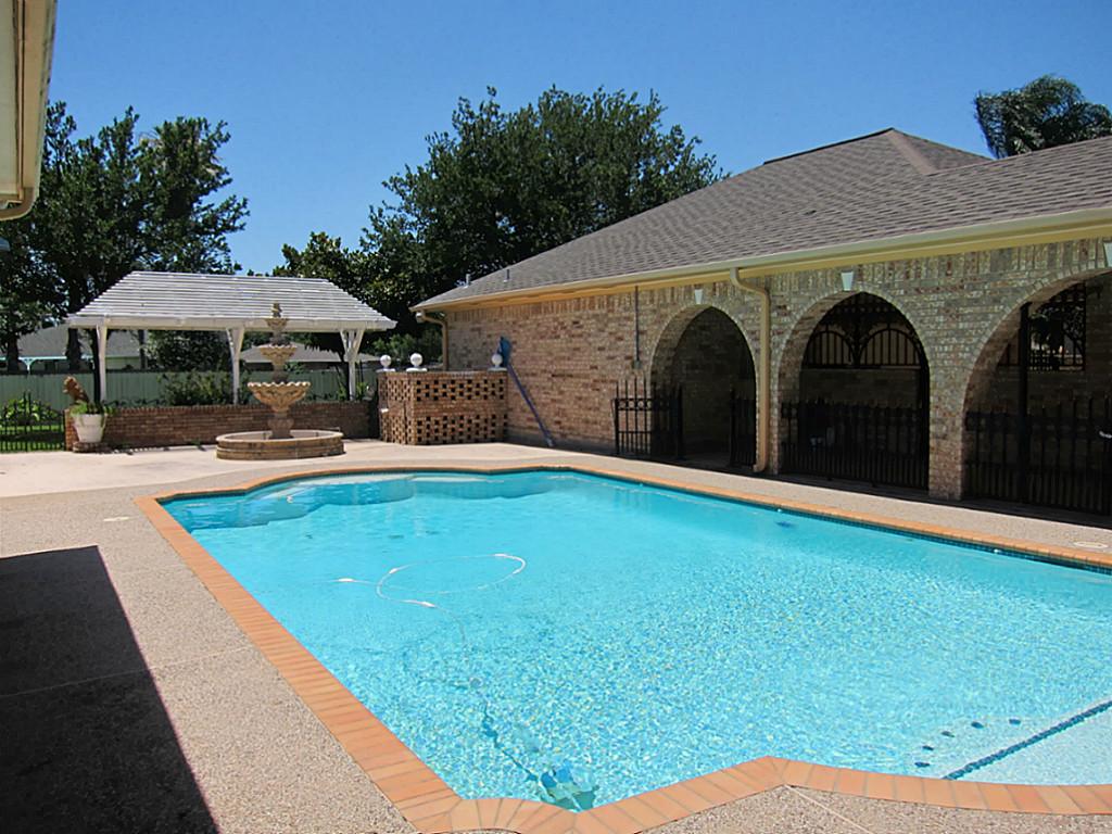 2309 W Lawther Dr, DEER PARK, TX 77536