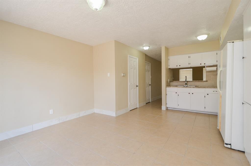 600 S Allen Genoa Rd Apt B3, SOUTH HOUSTON, TX 77587