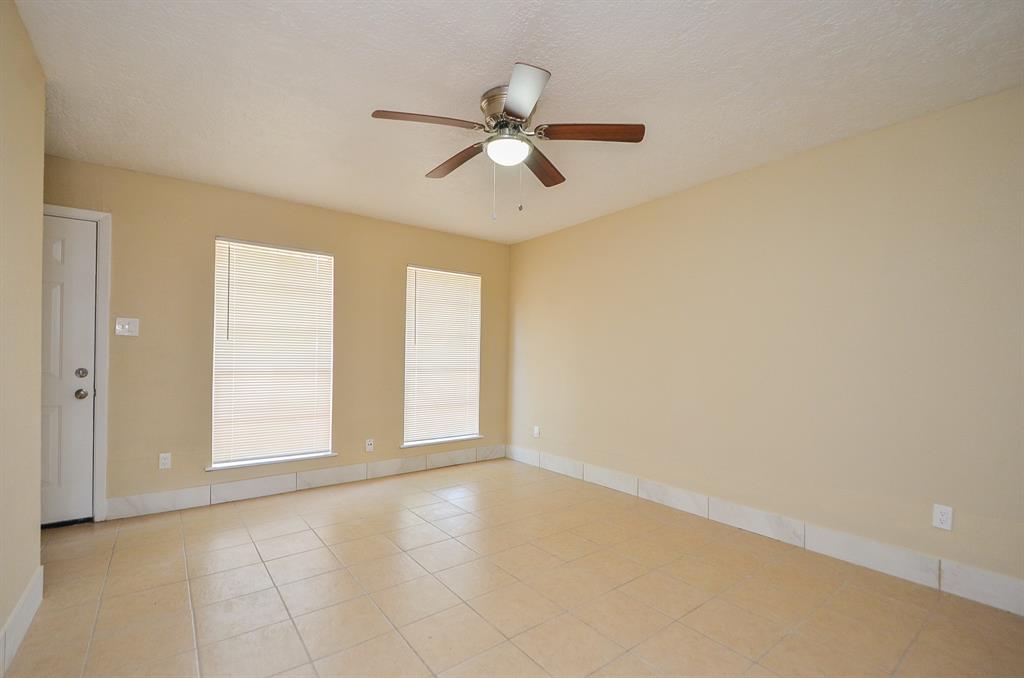 600 S Allen Genoa Rd Apt B3, SOUTH HOUSTON, TX 77587