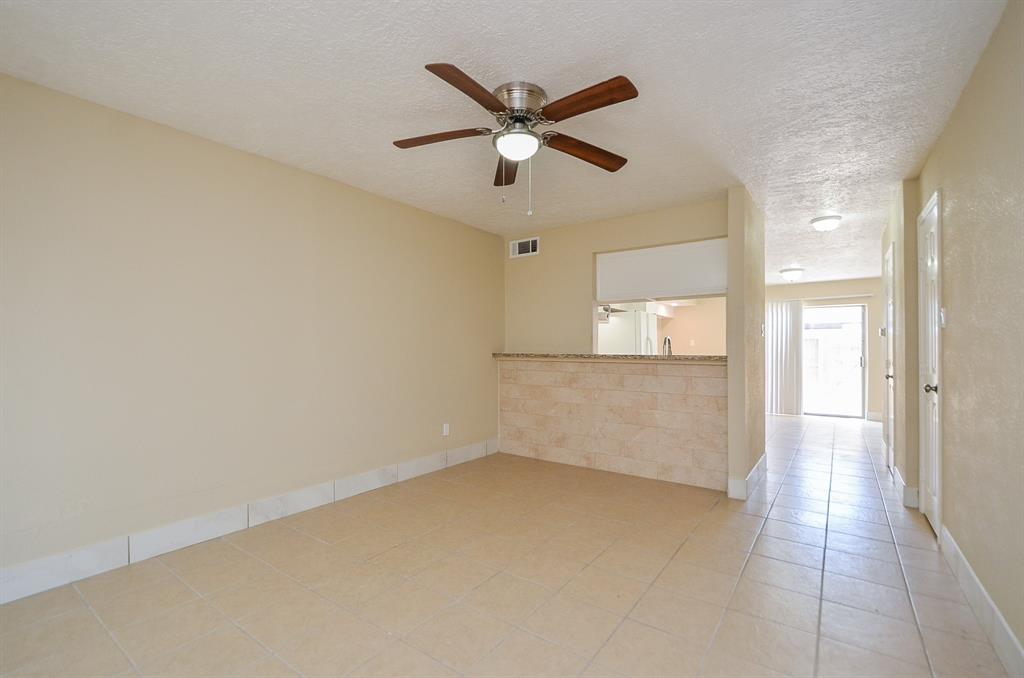 600 S Allen Genoa Rd Apt B3, SOUTH HOUSTON, TX 77587