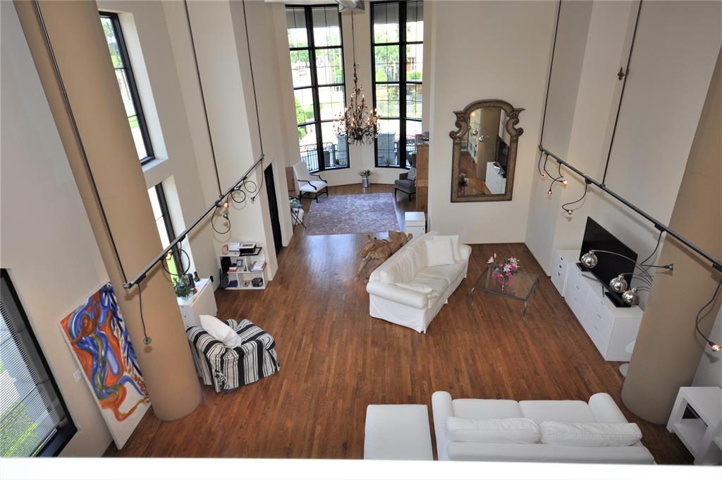 1005 S Shepherd Dr Unit 201  