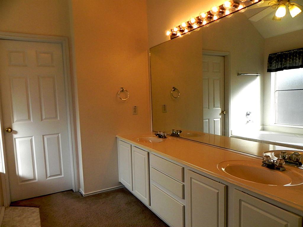 19602 Winding Cyn Ln  