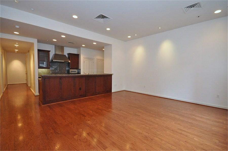 914 Main St Unit 906  