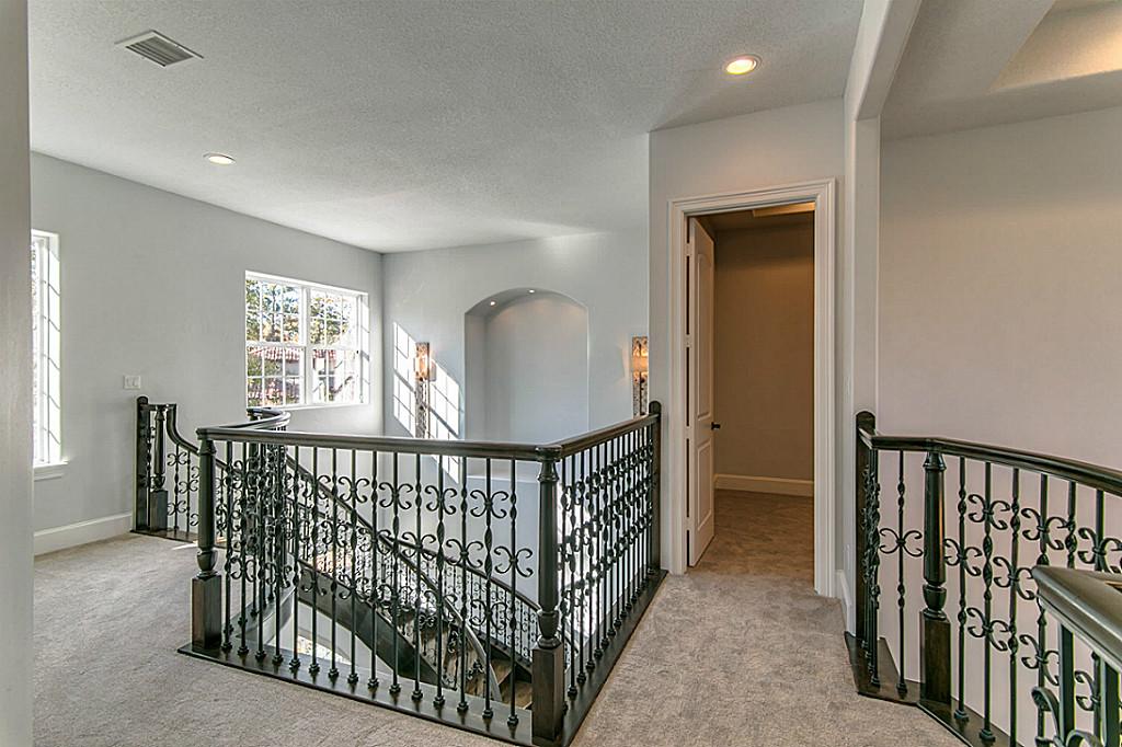 4 N Bayou Club Ct, SPRING, TX 77389