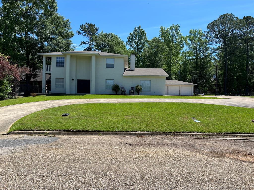 912 Denton Dr  