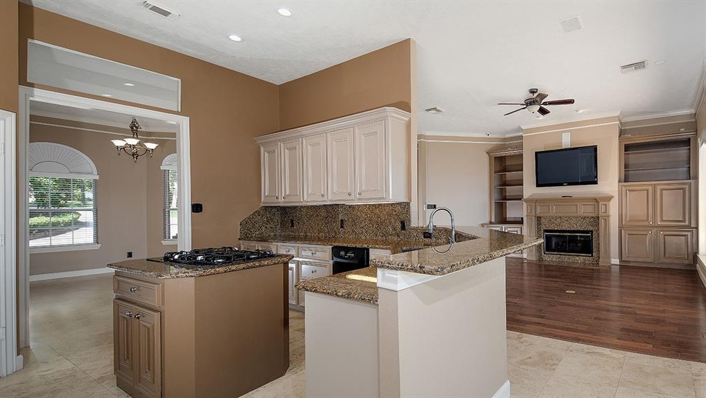 19916 Gemstone Dr, Montgomery, TX 77356