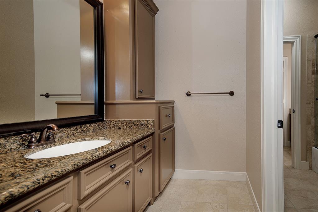 19916 Gemstone Dr, Montgomery, TX 77356