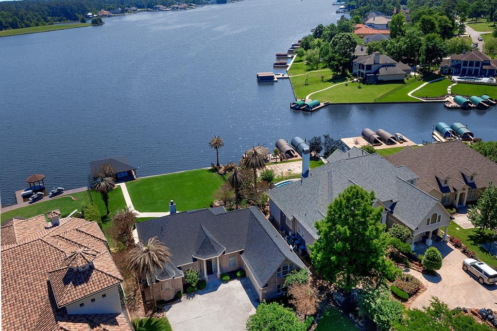 19916 Gemstone Dr, Montgomery, TX 77356