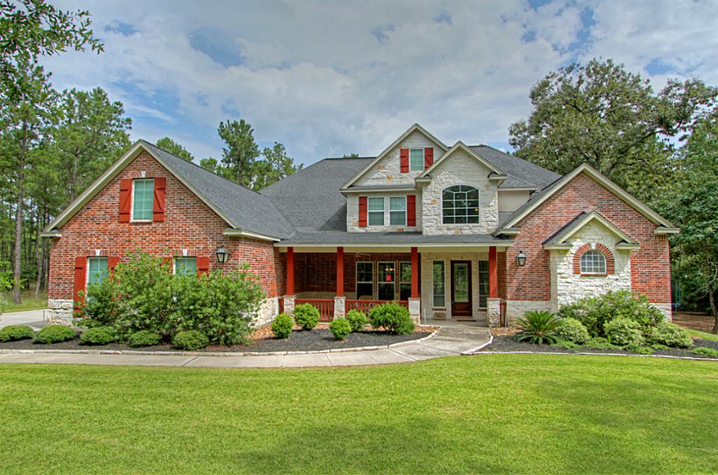 29112 Champions Dr, Magnolia, TX 77355