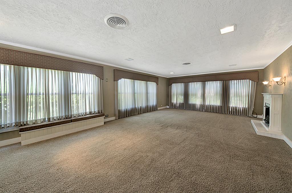 710 S Main St, ANAHUAC, TX 77514