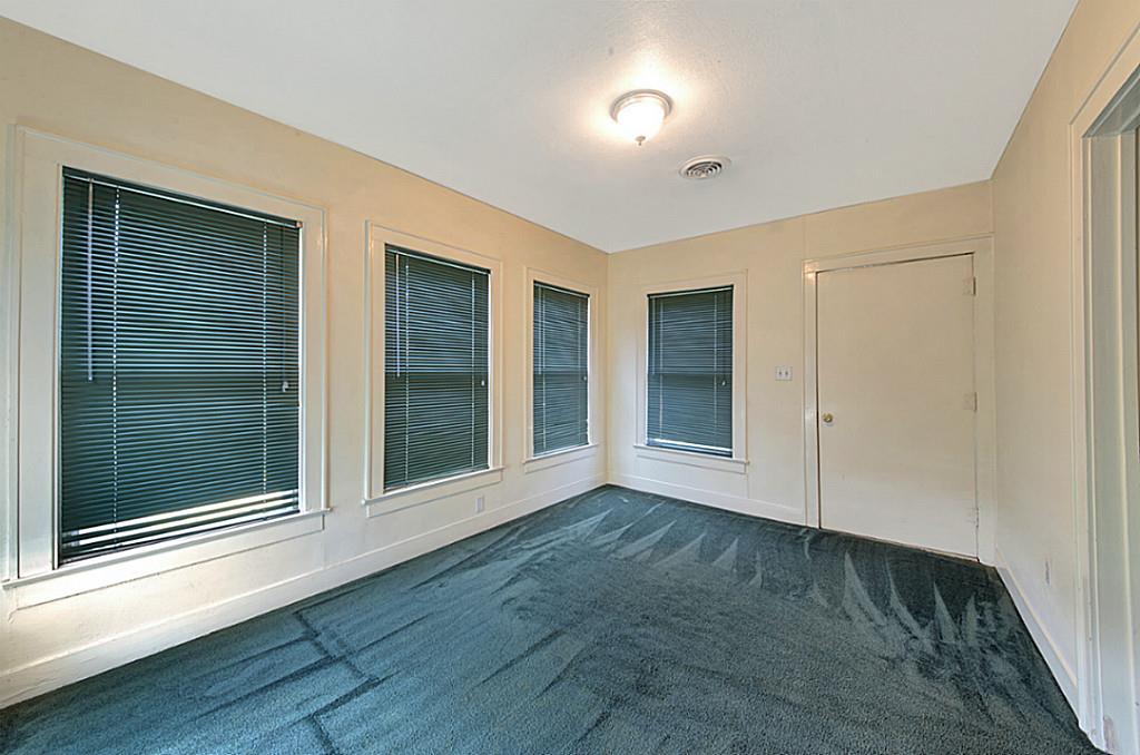 710 S Main St, ANAHUAC, TX 77514