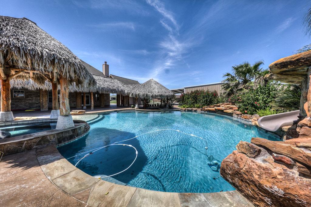 4123 Seneca Dr, BEACH CITY, TX 77523