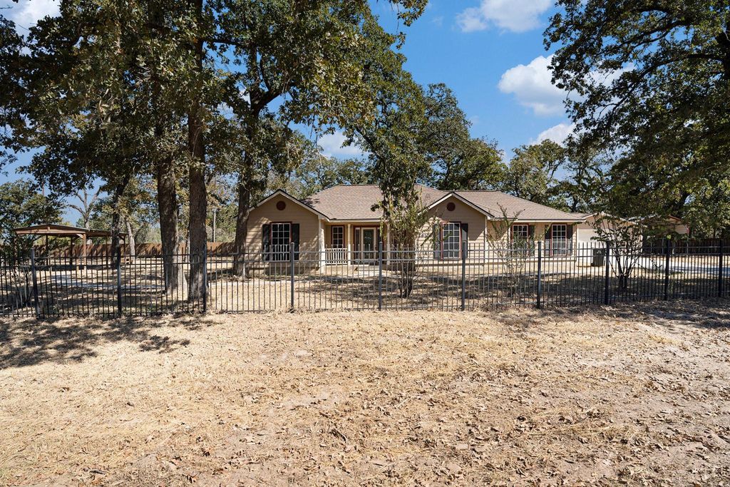 26109 Deerwood Dr, HEMPSTEAD, TX 77445