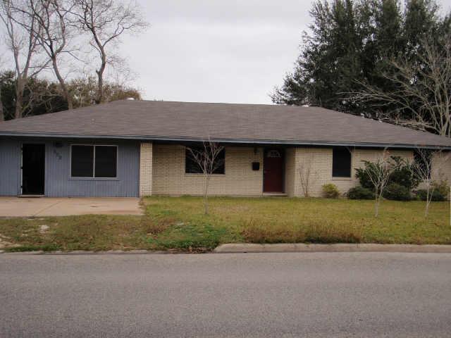 502 Town and Country Dr  