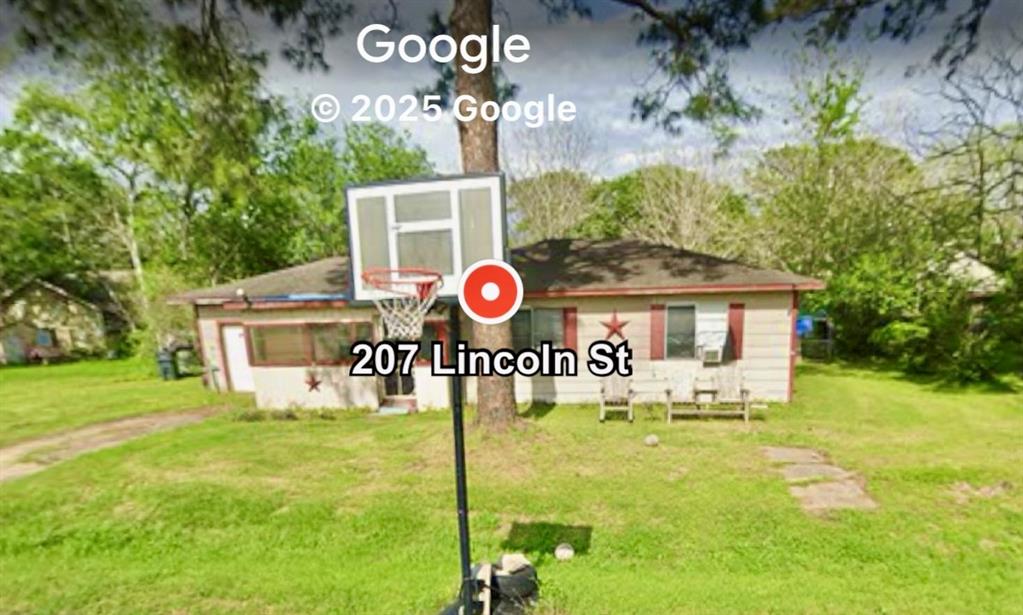 207 Lincoln St  