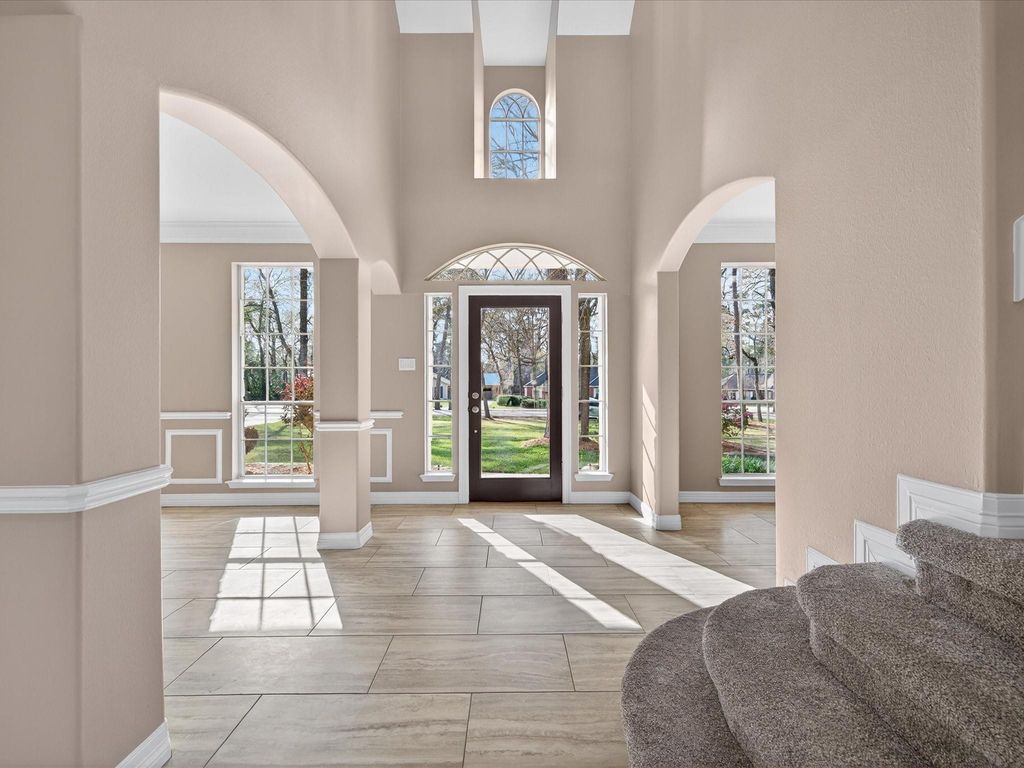 905 Carriage Hills Blvd, CONROE, TX 77384