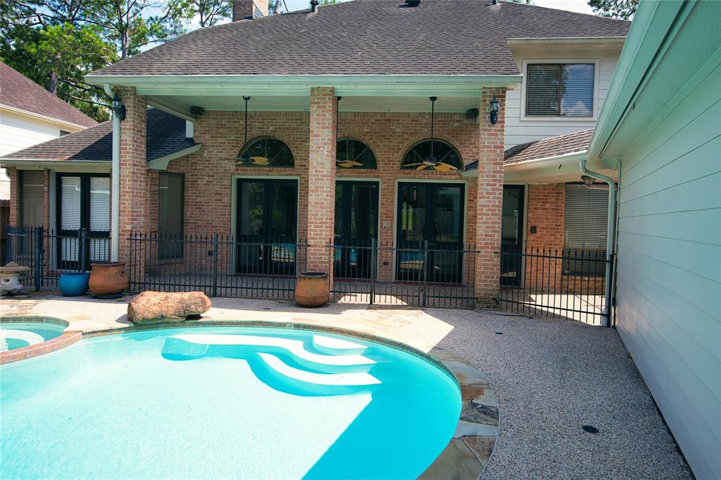 15834 S Barkers Landing Rd, HOUSTON, TX 77079