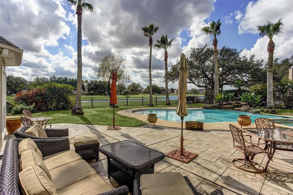 13703 Lakeshore Way Cv, HOUSTON, TX 77077