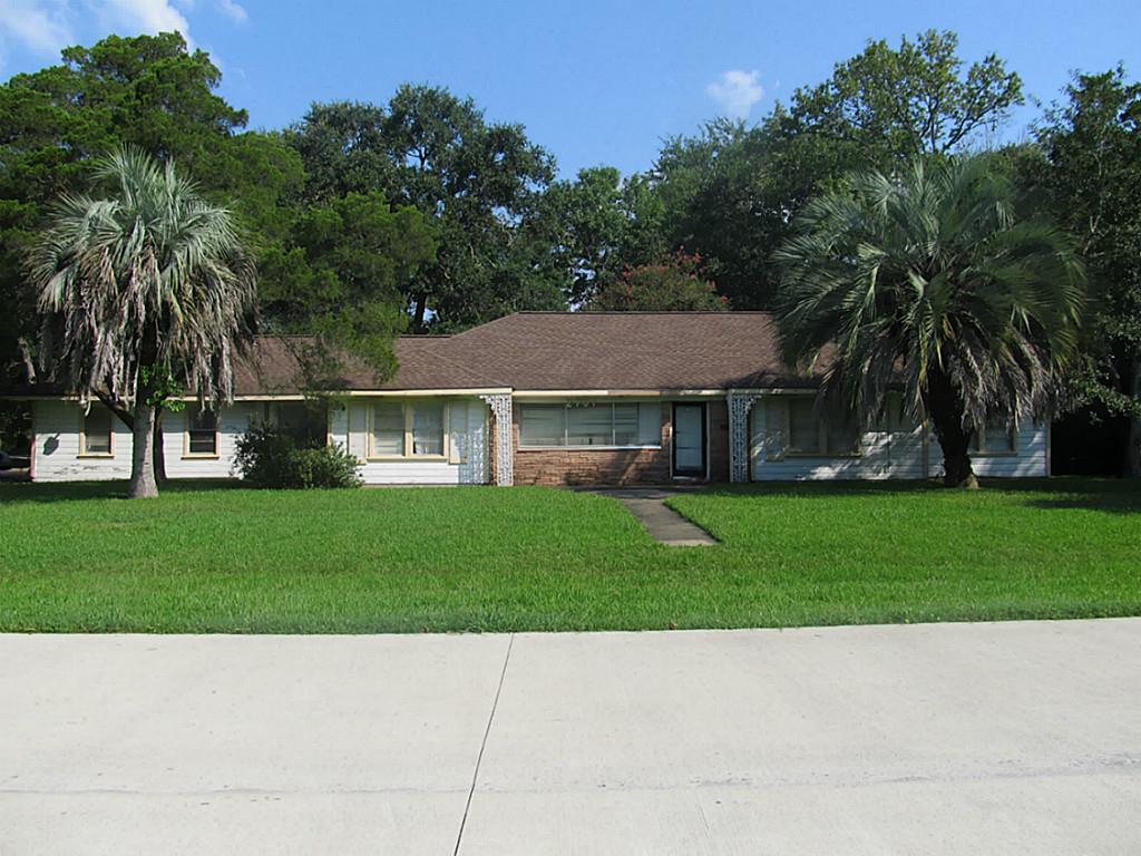 2701 48th St, DICKINSON, TX 77539