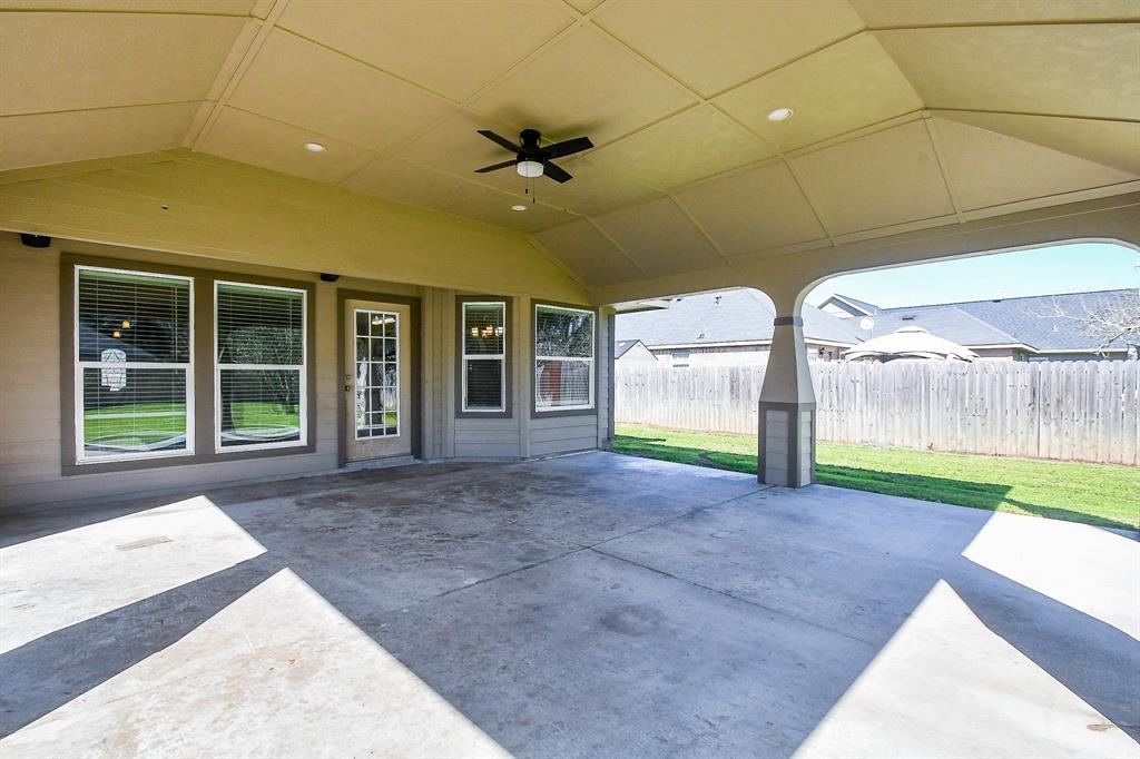 338 Kansas Ave, ORCHARD, TX 77485