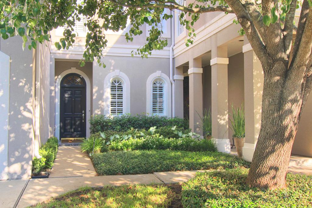 5305 Southampton Est  