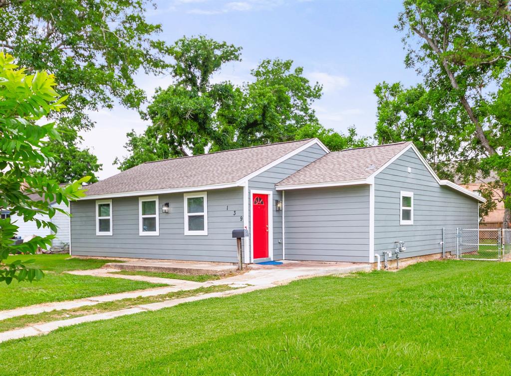 139 Holly St  