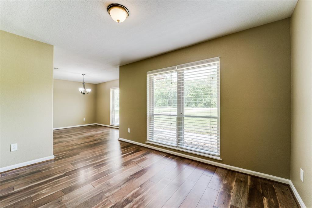 138 Lakewood Dr, ANGLETON, TX 77515