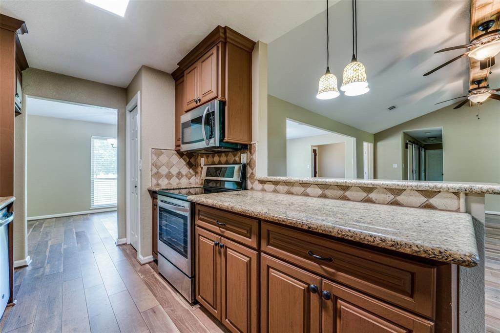 138 Lakewood Dr, ANGLETON, TX 77515