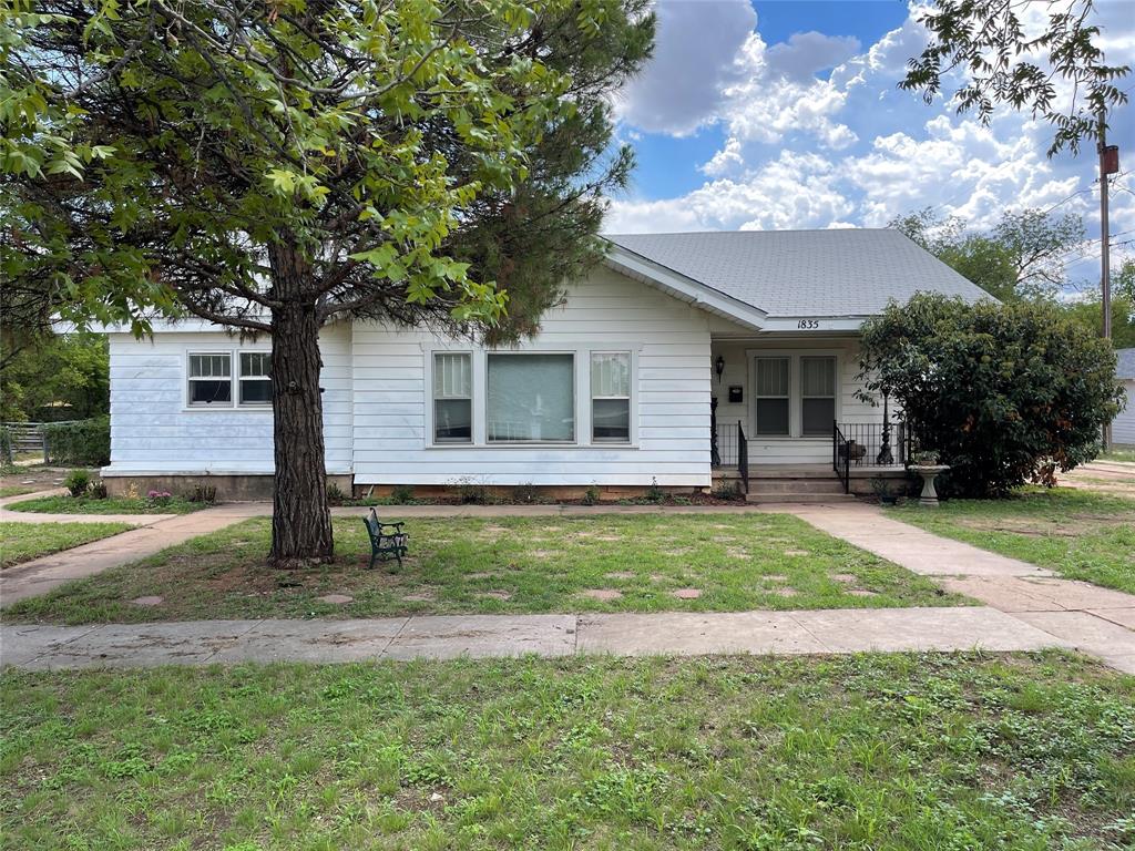 1835 Idlewild St  