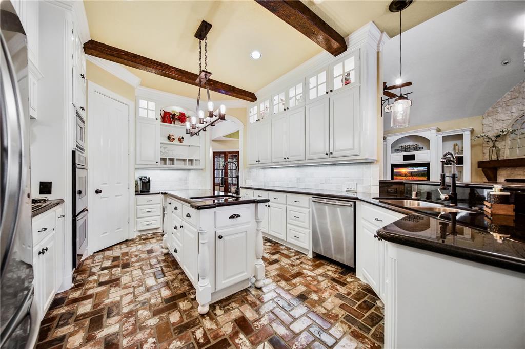 6119 Canyon Creek Ln, Conroe, TX 77304