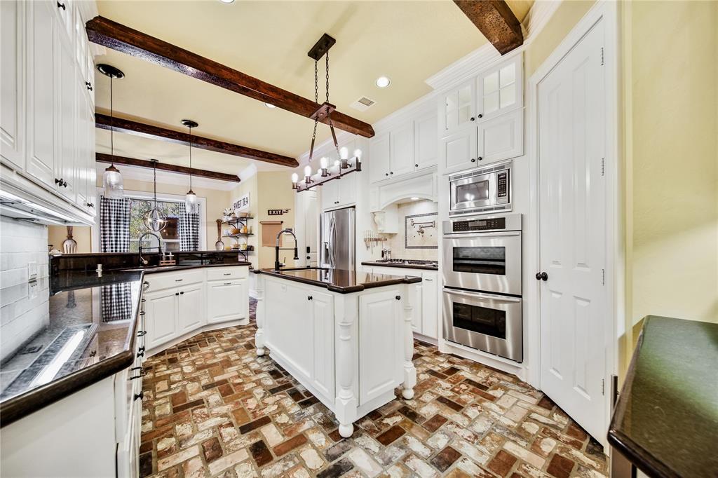 6119 Canyon Creek Ln, Conroe, TX 77304