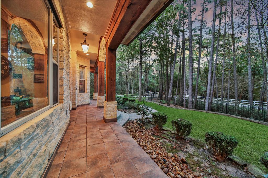 6119 Canyon Creek Ln, Conroe, TX 77304