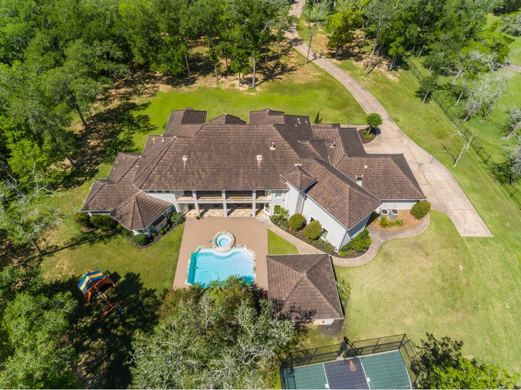 8243 Thompson Lake Dr, Missouri City, TX 77459