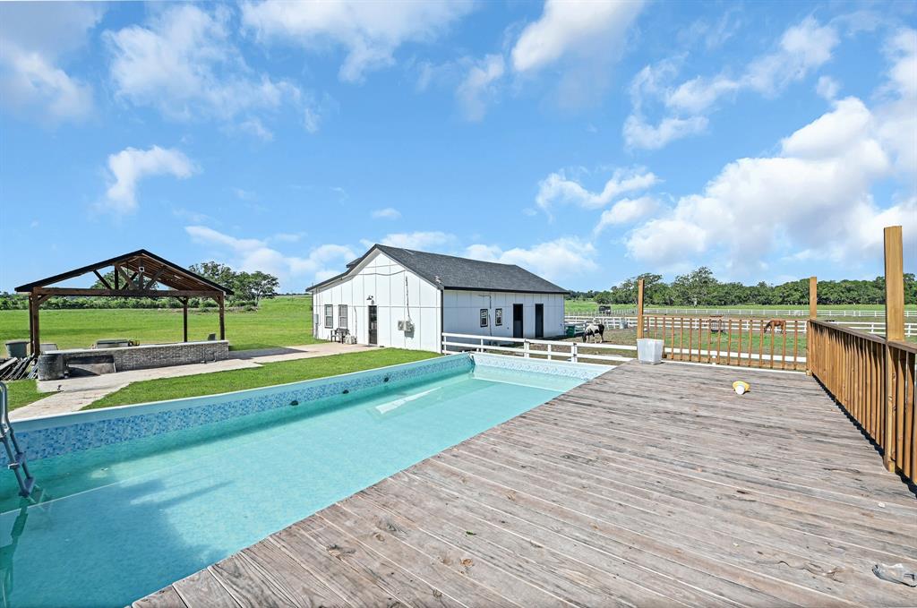 9335 Ferry Rd, BELLVILLE, TX 77418