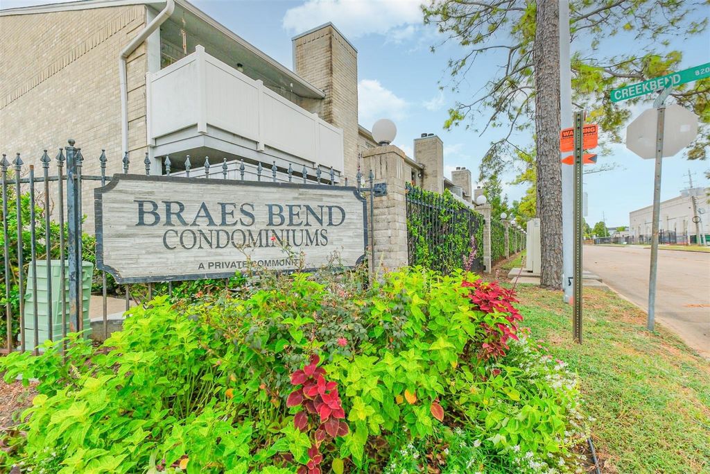 8247 Creekbend Dr Unit 8247  