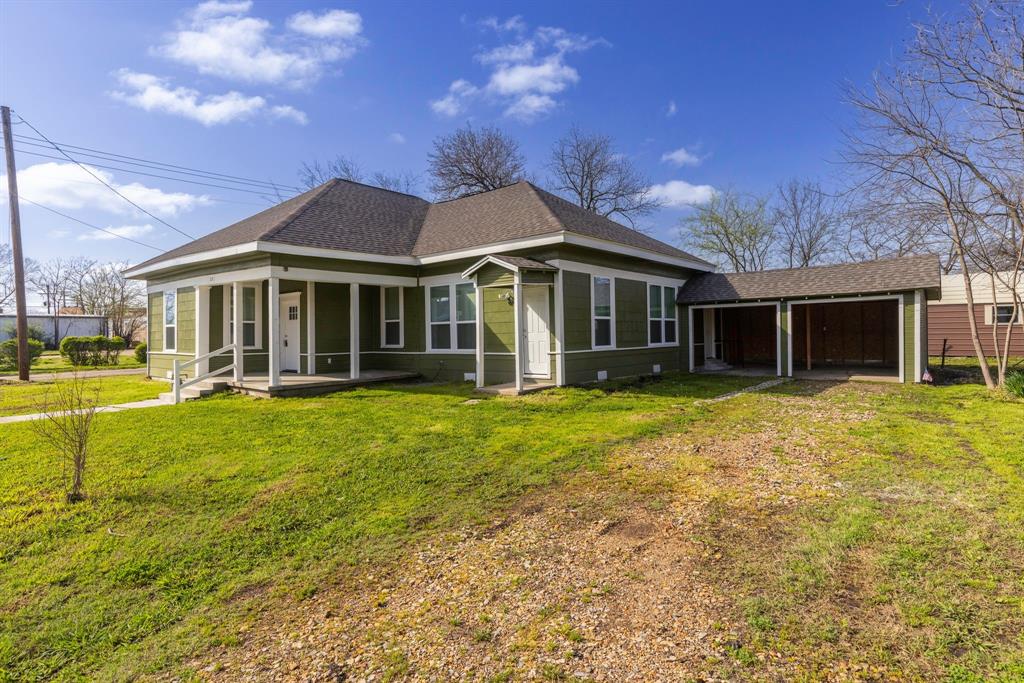 201 E Fort Worth Ave