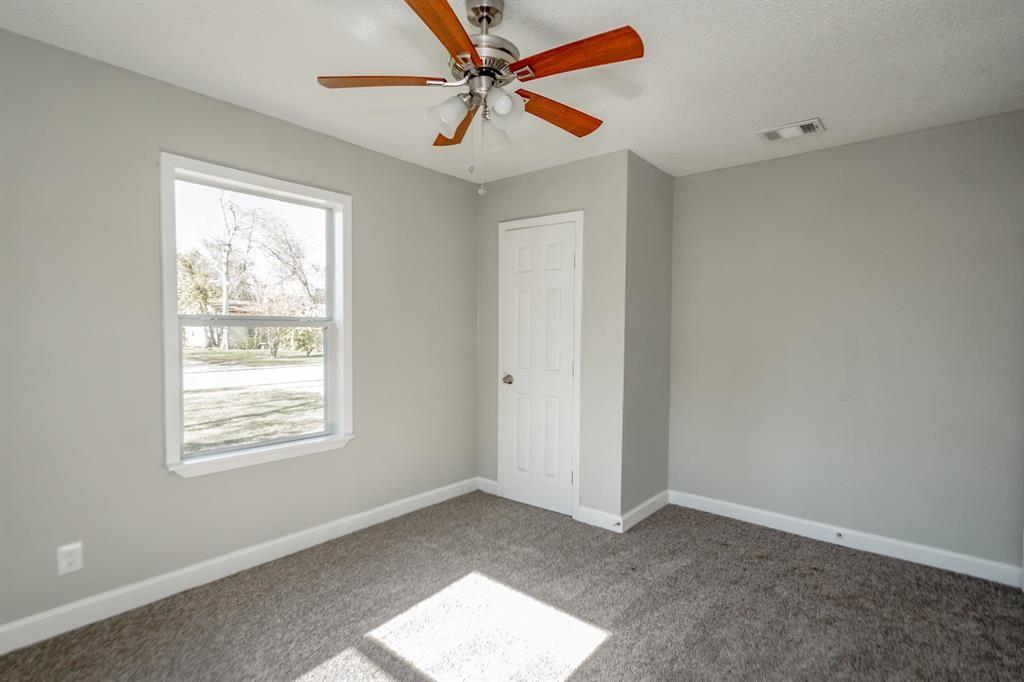 122 Huisache St, LAKE JACKSON, TX 77566